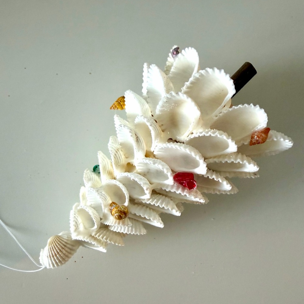 Christmas Tree Sea Shell Ornament - Picture 5 of 5